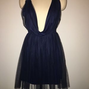 Beautiful dress. Perfect for a night out!